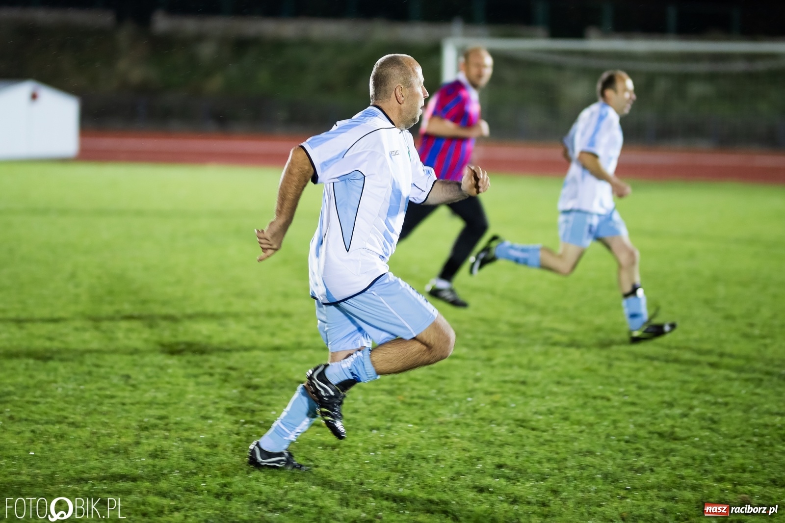 Zdjęcie w galerii na portalu naszraciborz.pl: Oldstars Cup na Zamkowej. Oldboje rywalizowali o puchar dyrektora OSiR [FOTO] wiadomości z regionu