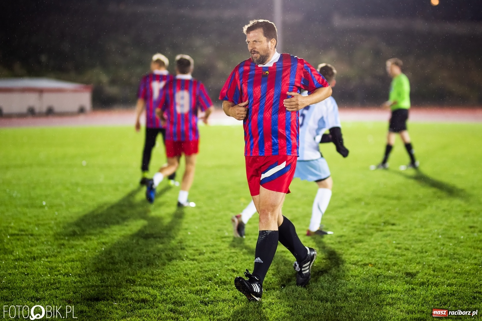 Zdjęcie w galerii na portalu naszraciborz.pl: Oldstars Cup na Zamkowej. Oldboje rywalizowali o puchar dyrektora OSiR [FOTO] wiadomości z regionu