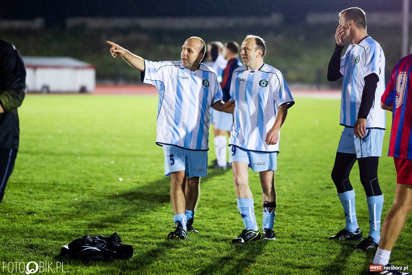 Zdjęcie w galerii na portalu naszraciborz.pl: Oldstars Cup na Zamkowej. Oldboje rywalizowali o puchar dyrektora OSiR [FOTO] wiadomości z regionu