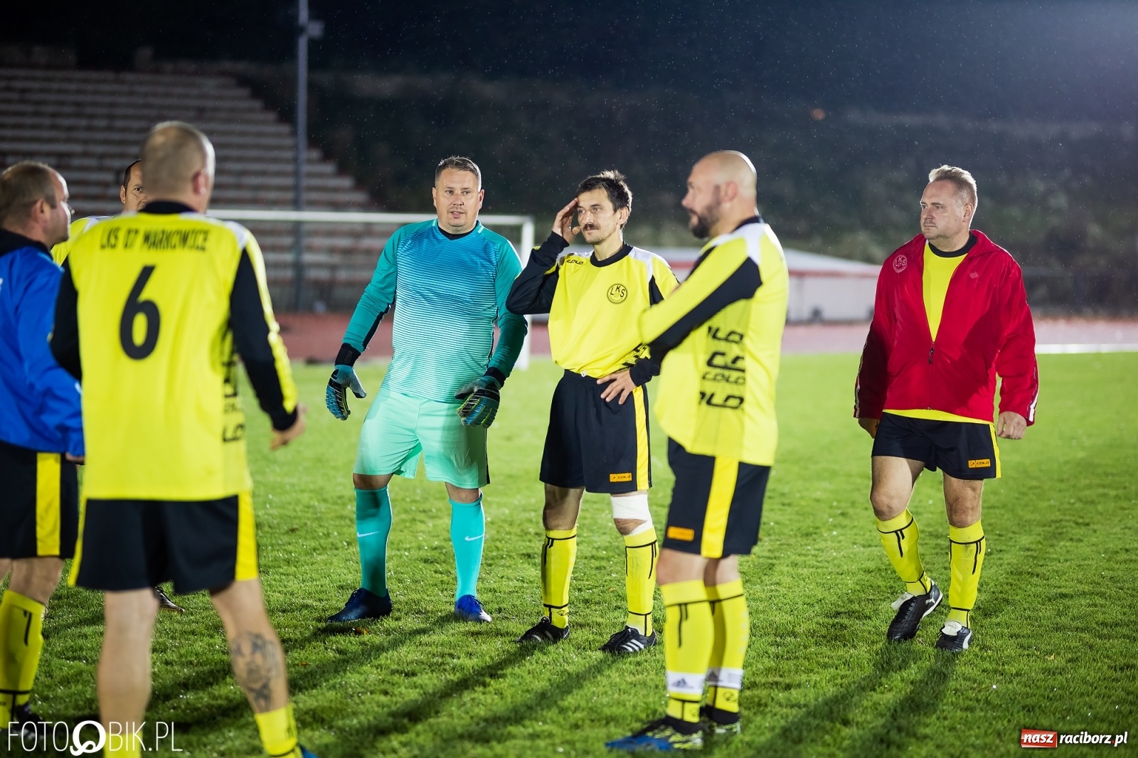 Zdjęcie w galerii na portalu naszraciborz.pl: Oldstars Cup na Zamkowej. Oldboje rywalizowali o puchar dyrektora OSiR [FOTO] wiadomości z regionu