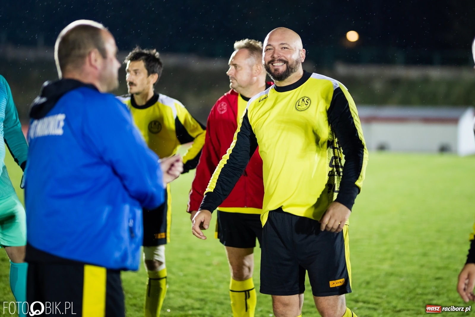 Zdjęcie w galerii na portalu naszraciborz.pl: Oldstars Cup na Zamkowej. Oldboje rywalizowali o puchar dyrektora OSiR [FOTO] wiadomości z regionu