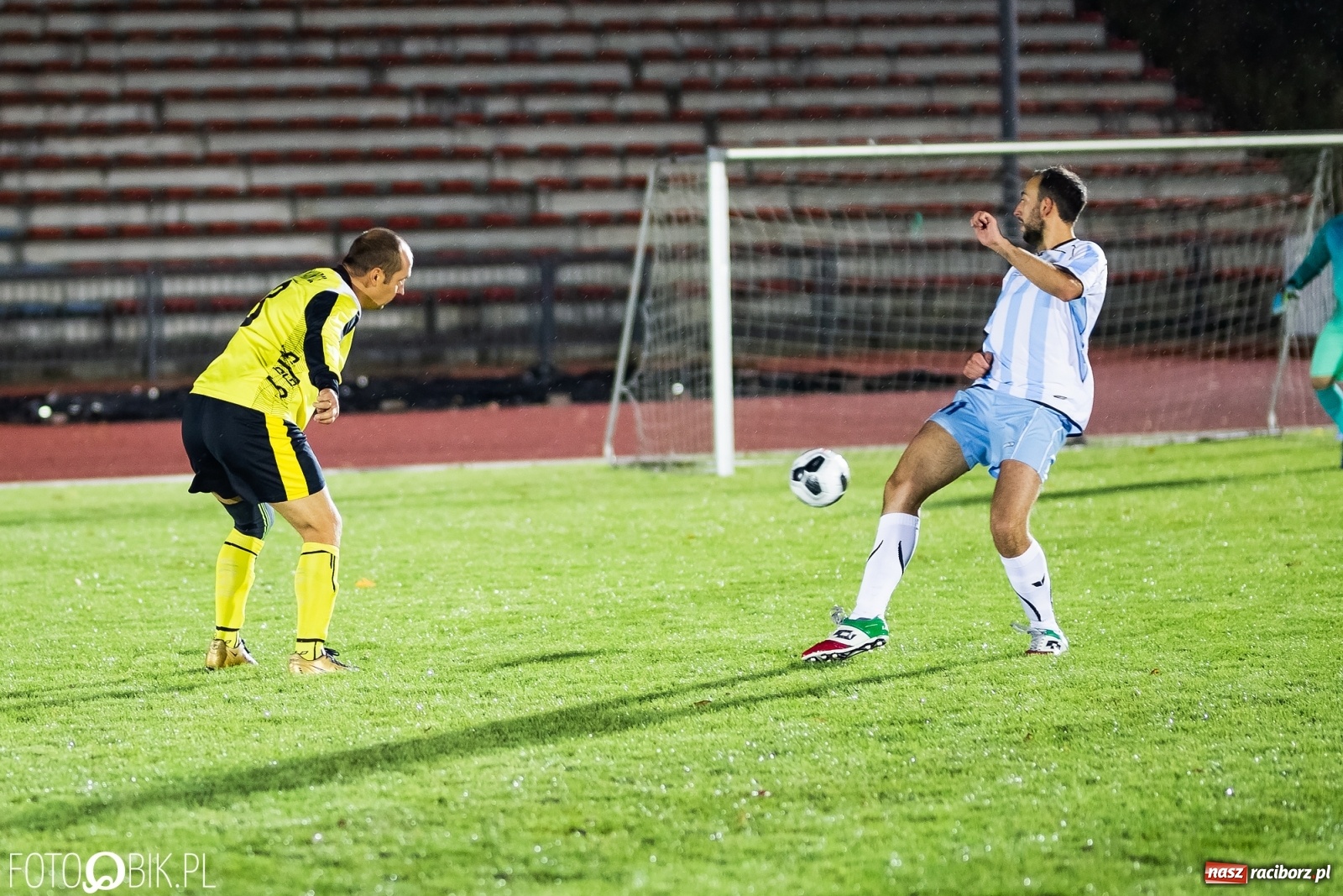 Zdjęcie w galerii na portalu naszraciborz.pl: Oldstars Cup na Zamkowej. Oldboje rywalizowali o puchar dyrektora OSiR [FOTO] wiadomości z regionu