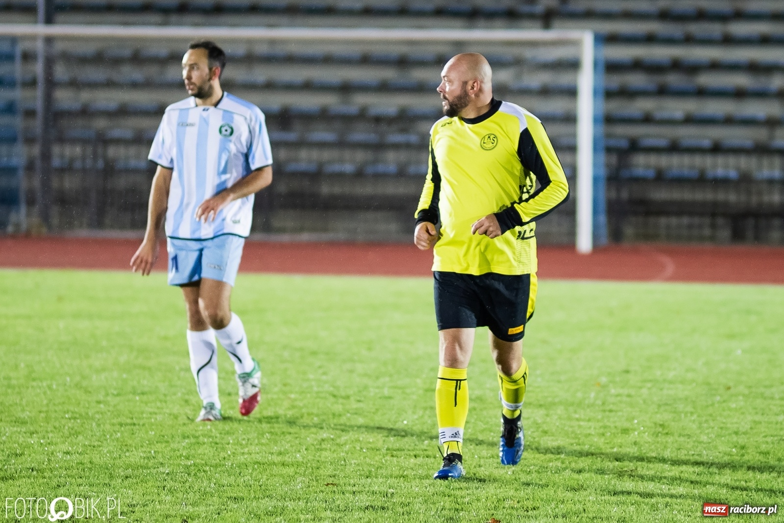Zdjęcie w galerii na portalu naszraciborz.pl: Oldstars Cup na Zamkowej. Oldboje rywalizowali o puchar dyrektora OSiR [FOTO] wiadomości z regionu