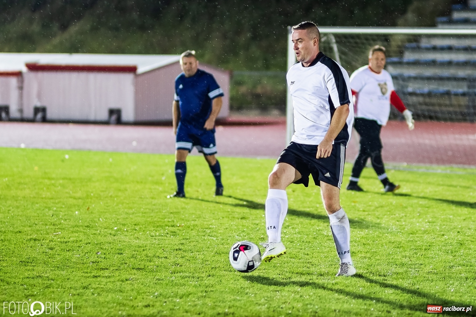 Zdjęcie w galerii na portalu naszraciborz.pl: Oldstars Cup na Zamkowej. Oldboje rywalizowali o puchar dyrektora OSiR [FOTO] wiadomości z regionu