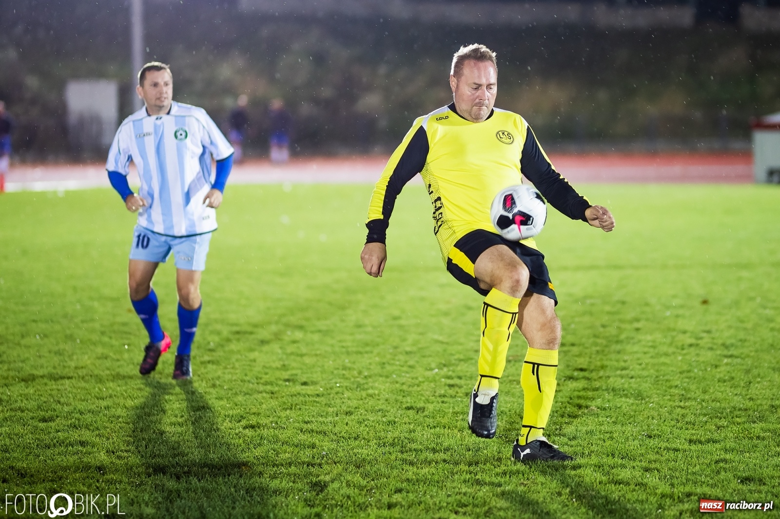 Zdjęcie w galerii na portalu naszraciborz.pl: Oldstars Cup na Zamkowej. Oldboje rywalizowali o puchar dyrektora OSiR [FOTO] wiadomości z regionu