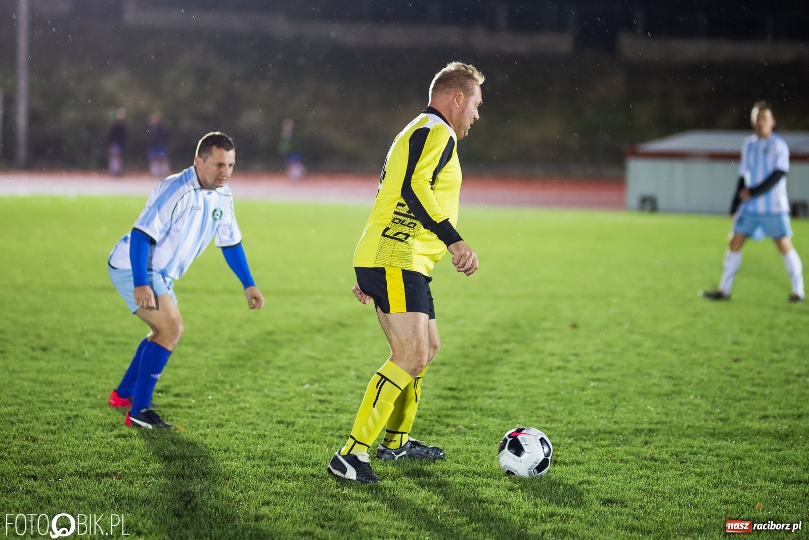 Zdjęcie w galerii na portalu naszraciborz.pl: Oldstars Cup na Zamkowej. Oldboje rywalizowali o puchar dyrektora OSiR [FOTO] wiadomości z regionu