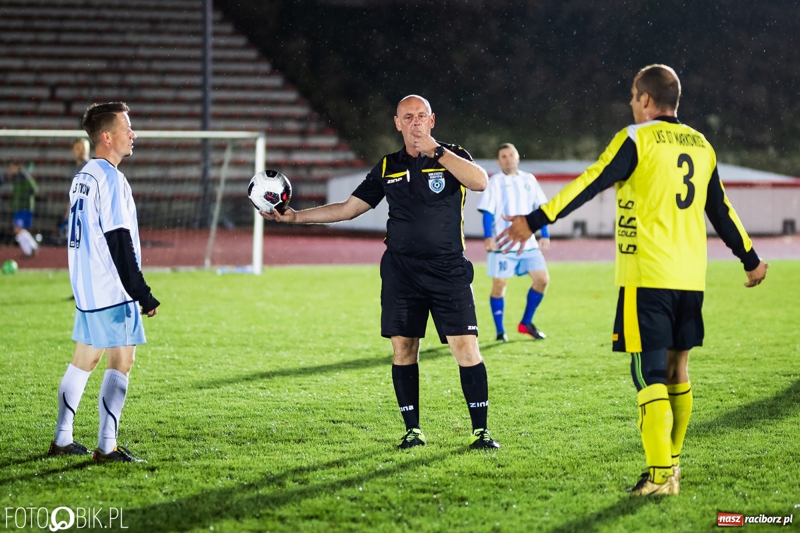 Zdjęcie w galerii na portalu naszraciborz.pl: Oldstars Cup na Zamkowej. Oldboje rywalizowali o puchar dyrektora OSiR [FOTO] wiadomości z regionu