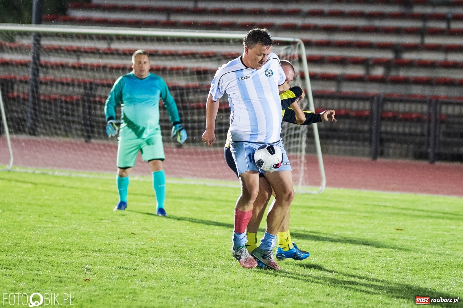 Zdjęcie w galerii na portalu naszraciborz.pl: Oldstars Cup na Zamkowej. Oldboje rywalizowali o puchar dyrektora OSiR [FOTO] wiadomości z regionu