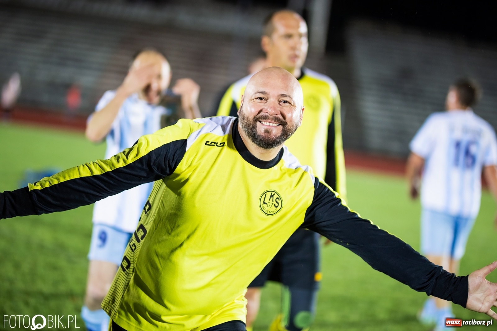 Zdjęcie w galerii na portalu naszraciborz.pl: Oldstars Cup na Zamkowej. Oldboje rywalizowali o puchar dyrektora OSiR [FOTO] wiadomości z regionu