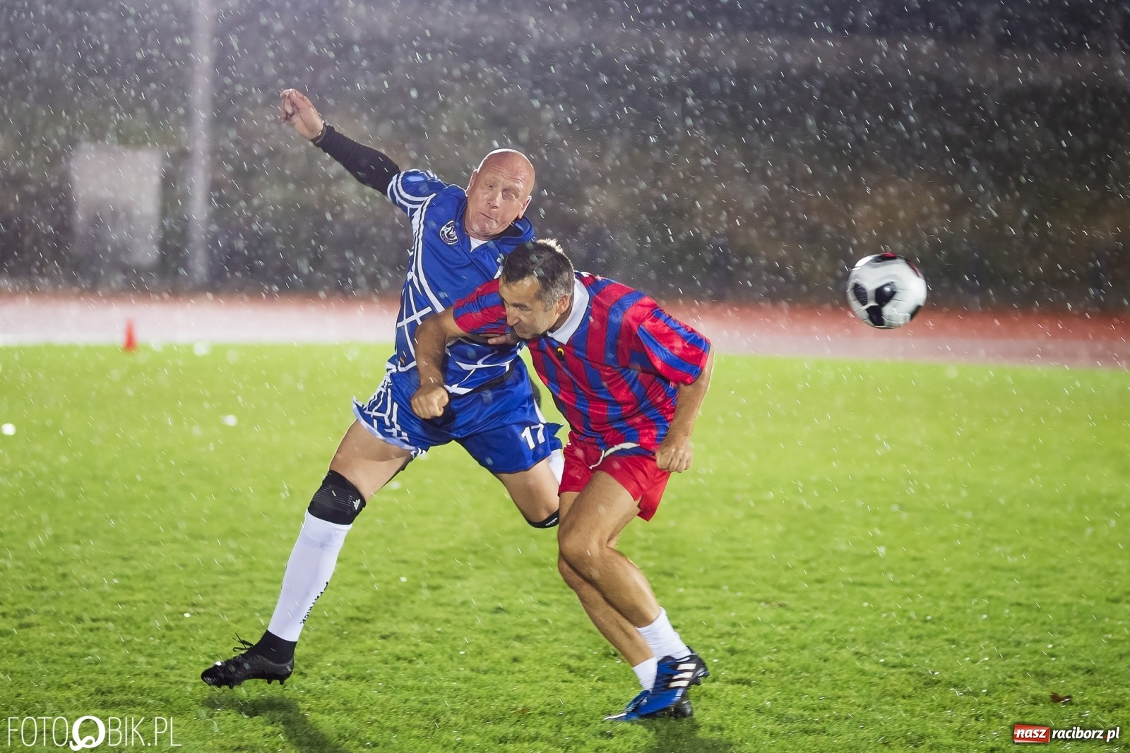 Zdjęcie w galerii na portalu naszraciborz.pl: Oldstars Cup na Zamkowej. Oldboje rywalizowali o puchar dyrektora OSiR [FOTO] wiadomości z regionu
