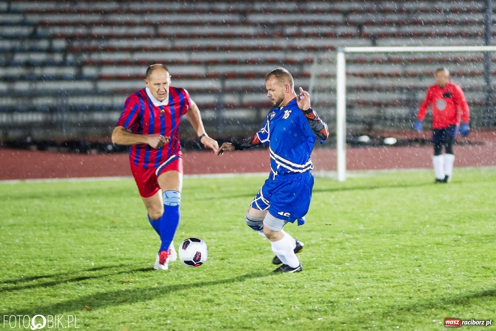 Zdjęcie w galerii na portalu naszraciborz.pl: Oldstars Cup na Zamkowej. Oldboje rywalizowali o puchar dyrektora OSiR [FOTO] wiadomości z regionu