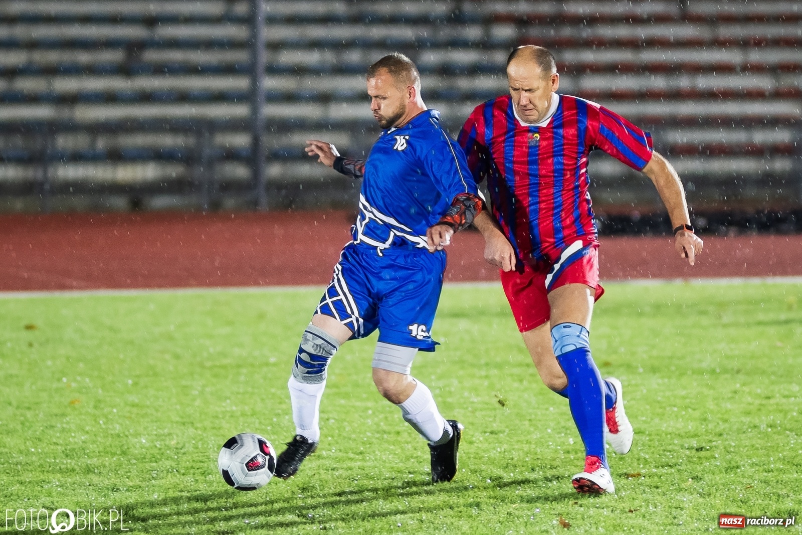 Zdjęcie w galerii na portalu naszraciborz.pl: Oldstars Cup na Zamkowej. Oldboje rywalizowali o puchar dyrektora OSiR [FOTO] wiadomości z regionu