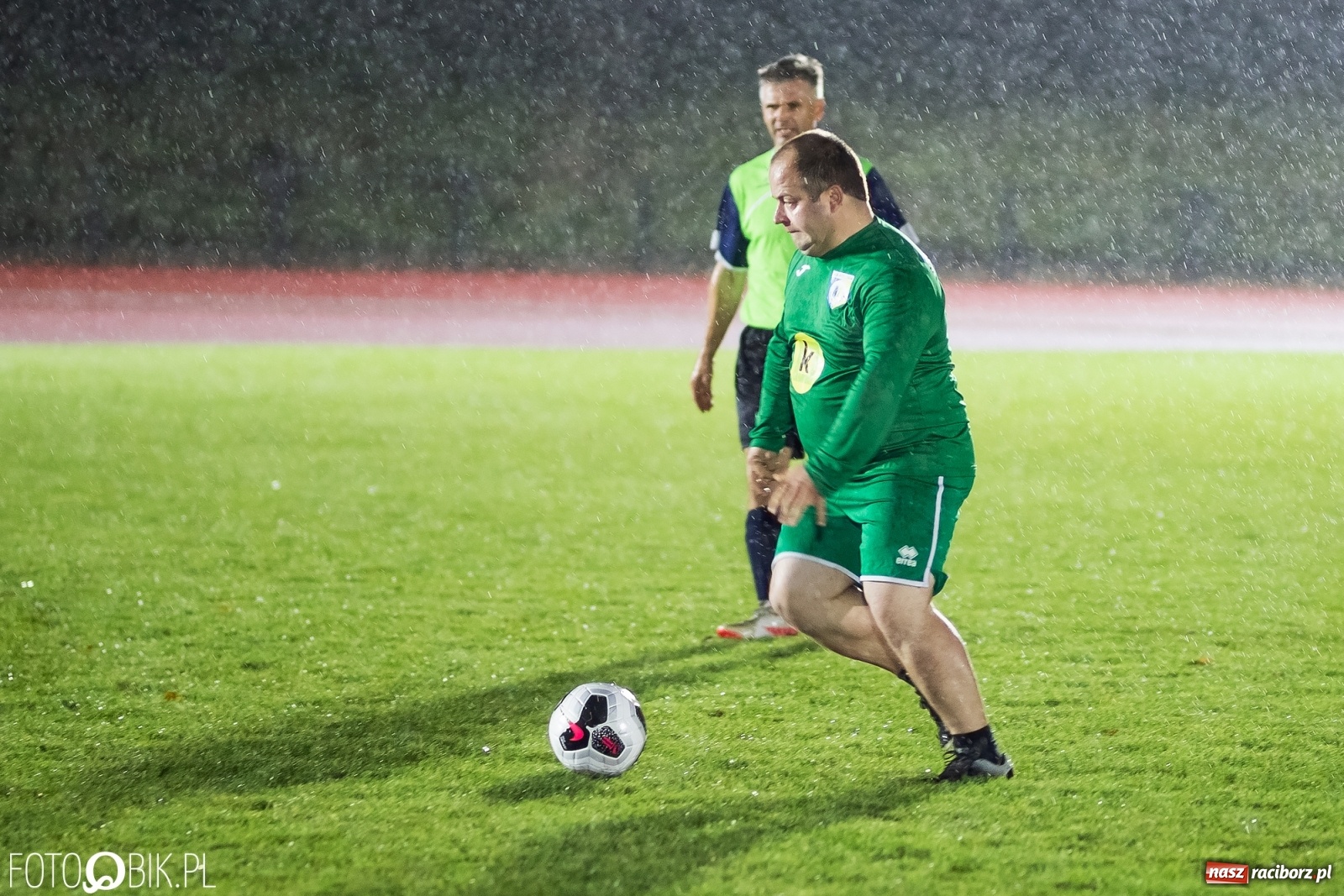 Zdjęcie w galerii na portalu naszraciborz.pl: Oldstars Cup na Zamkowej. Oldboje rywalizowali o puchar dyrektora OSiR [FOTO] wiadomości z regionu