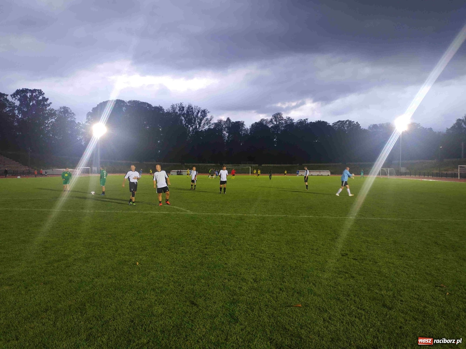 Zdjęcie w galerii na portalu naszraciborz.pl: Oldstars Cup na Zamkowej. Oldboje rywalizowali o puchar dyrektora OSiR [FOTO] wiadomości z regionu