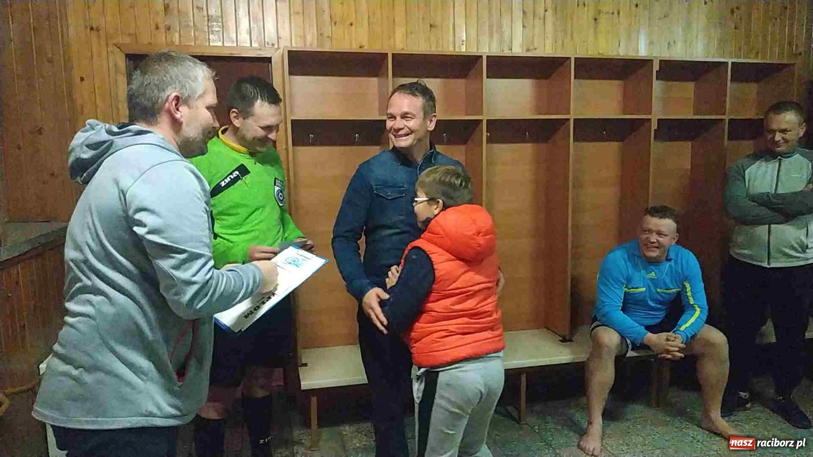 Zdjęcie w galerii na portalu naszraciborz.pl: Oldstars Cup na Zamkowej. Oldboje rywalizowali o puchar dyrektora OSiR [FOTO] wiadomości z regionu