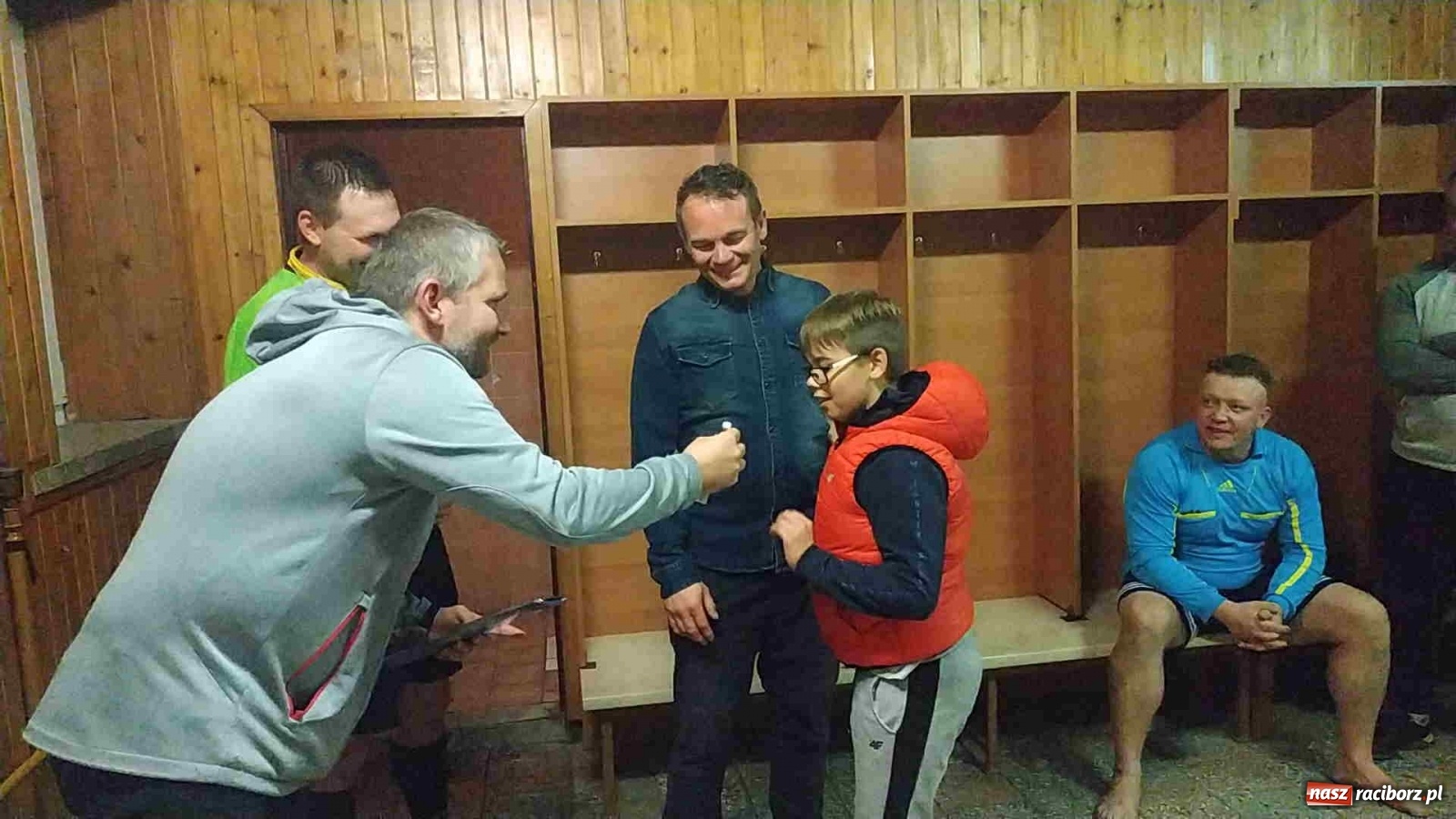 Zdjęcie w galerii na portalu naszraciborz.pl: Oldstars Cup na Zamkowej. Oldboje rywalizowali o puchar dyrektora OSiR [FOTO] wiadomości z regionu