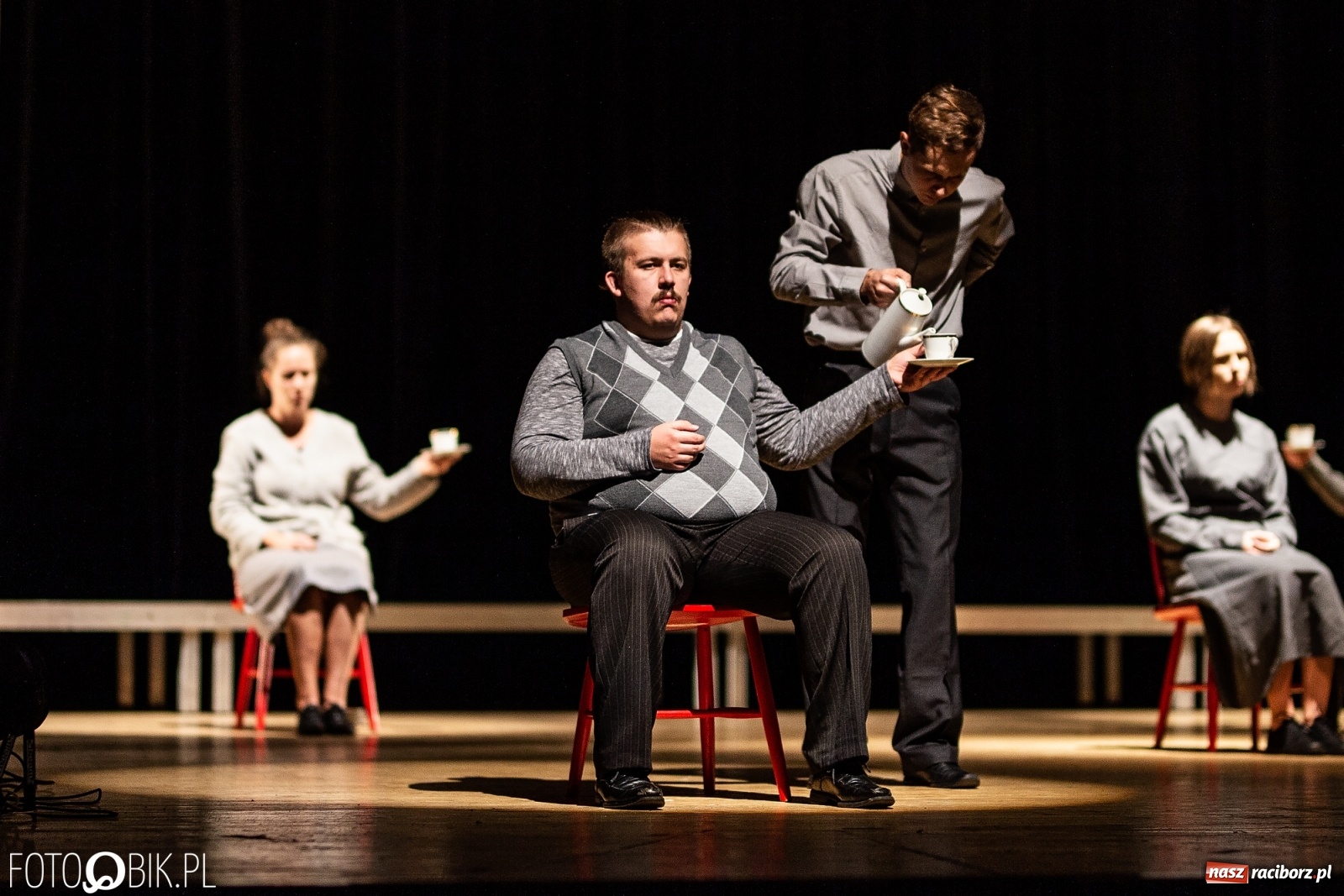 Zdjęcie w galerii na portalu naszraciborz.pl: Spektakl Jo był ukradziony na deskach sceny RCK [FOTO] wiadomości z regionu
