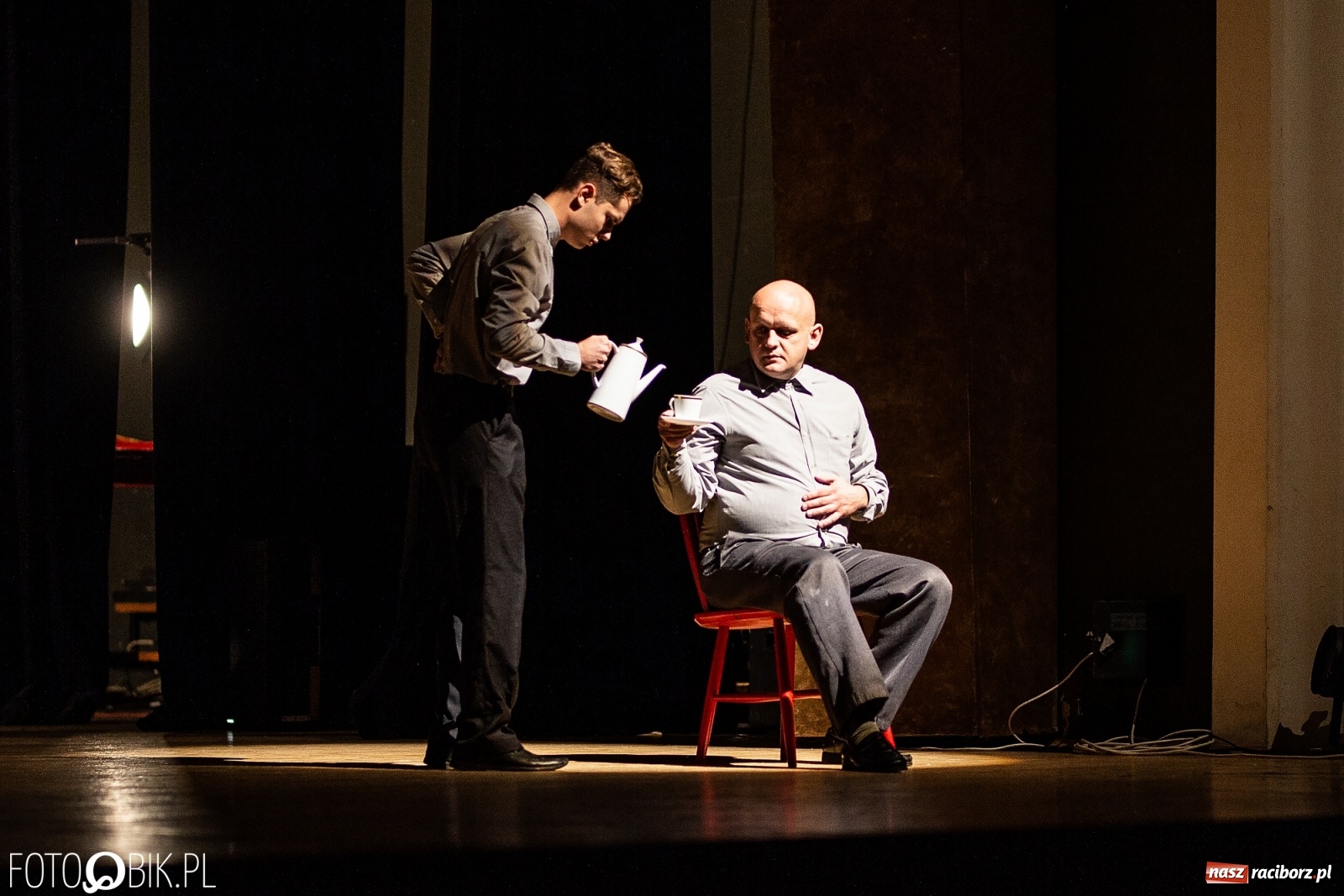 Zdjęcie w galerii na portalu naszraciborz.pl: Spektakl Jo był ukradziony na deskach sceny RCK [FOTO] wiadomości z regionu