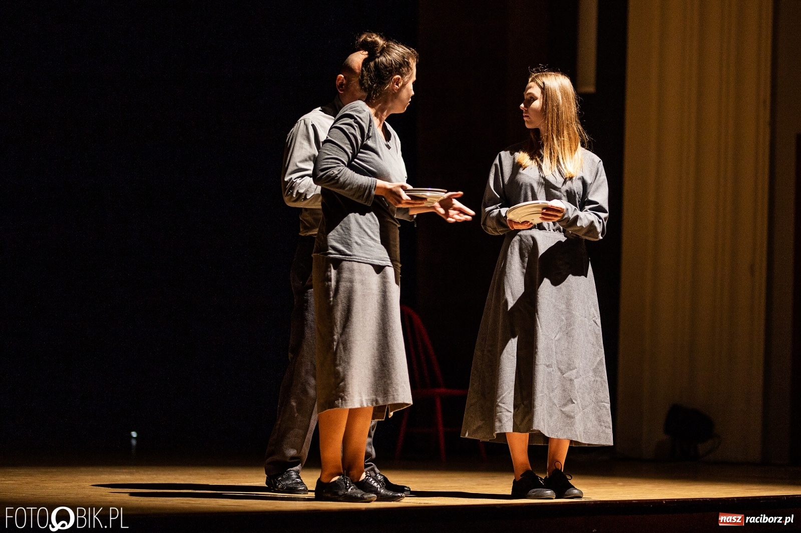 Zdjęcie w galerii na portalu naszraciborz.pl: Spektakl Jo był ukradziony na deskach sceny RCK [FOTO] wiadomości z regionu