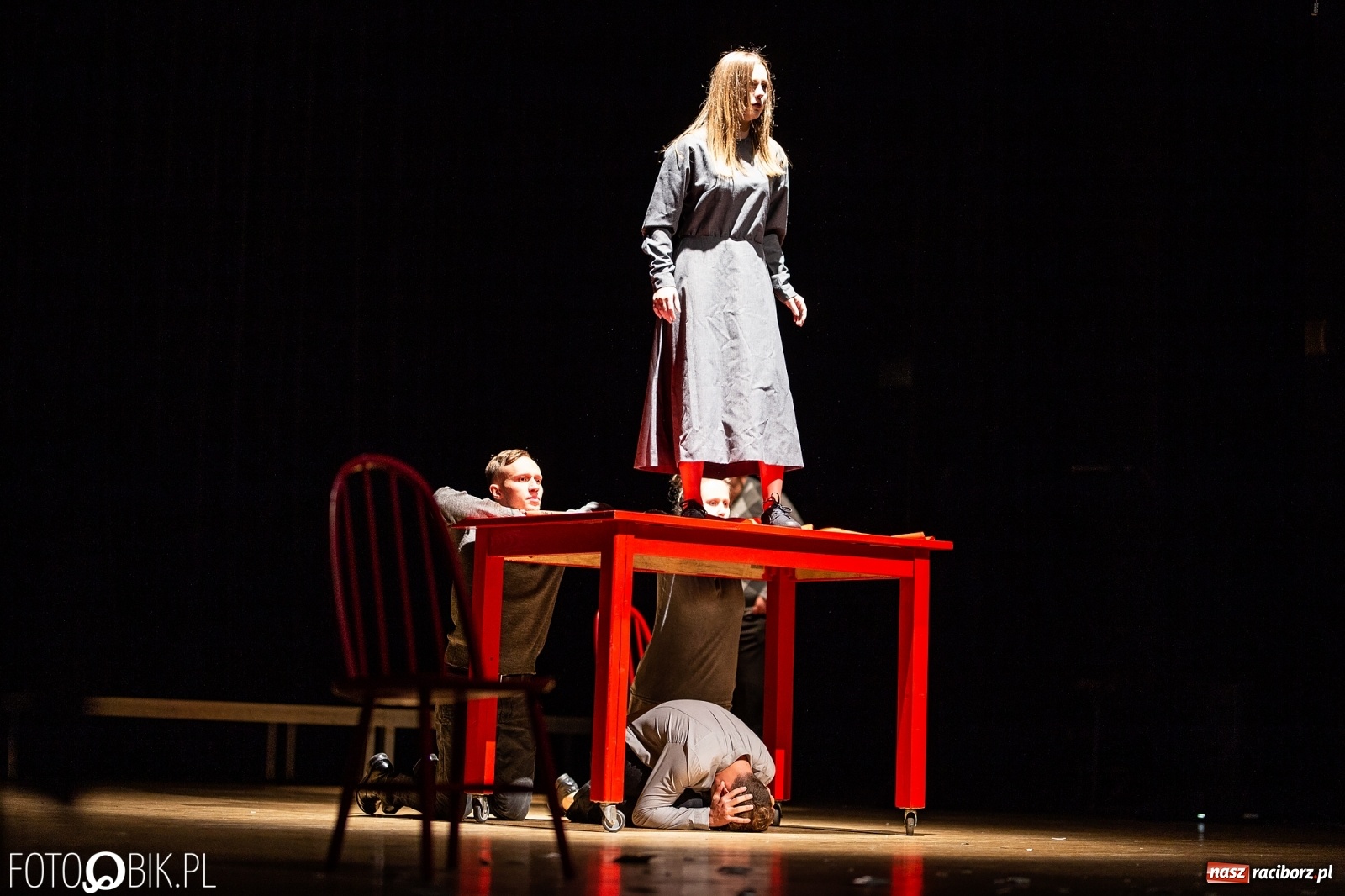 Zdjęcie w galerii na portalu naszraciborz.pl: Spektakl Jo był ukradziony na deskach sceny RCK [FOTO] wiadomości z regionu