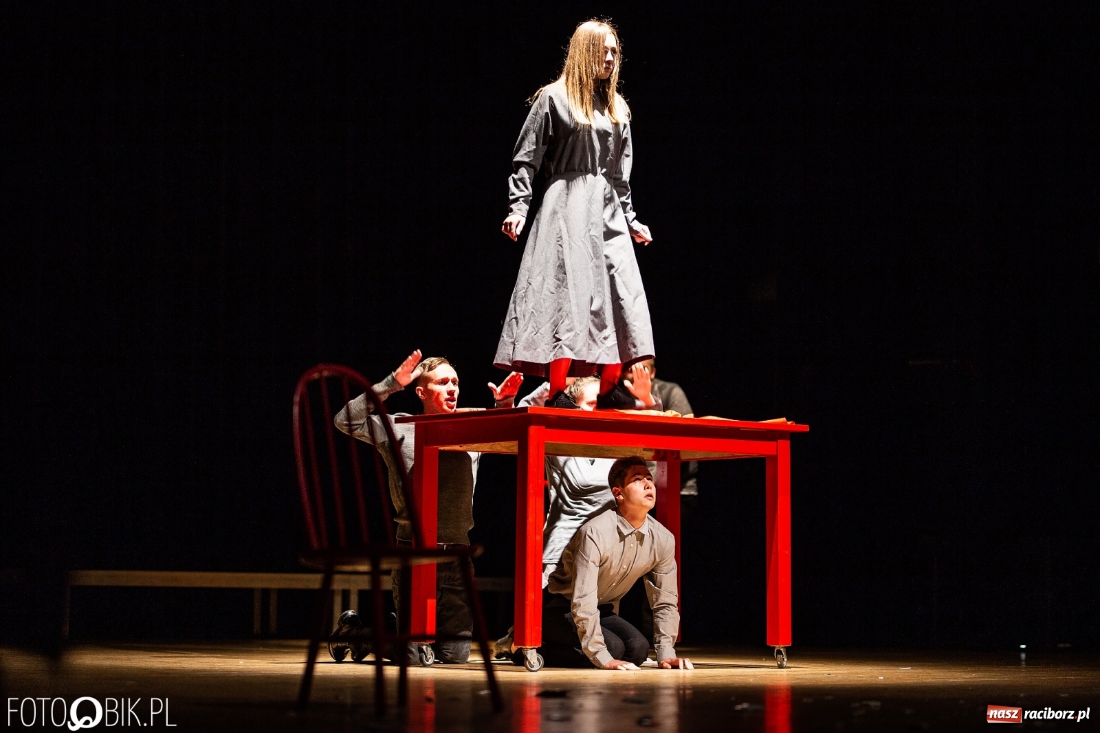 Zdjęcie w galerii na portalu naszraciborz.pl: Spektakl Jo był ukradziony na deskach sceny RCK [FOTO] wiadomości z regionu