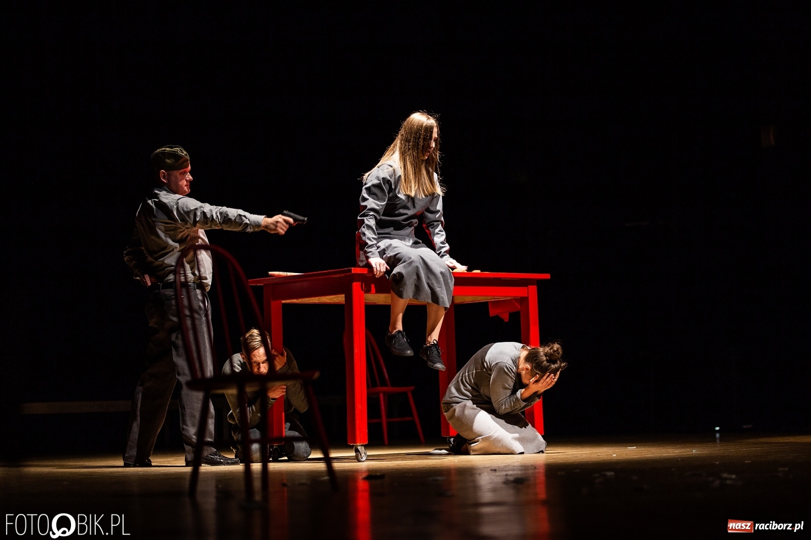 Zdjęcie w galerii na portalu naszraciborz.pl: Spektakl Jo był ukradziony na deskach sceny RCK [FOTO] wiadomości z regionu