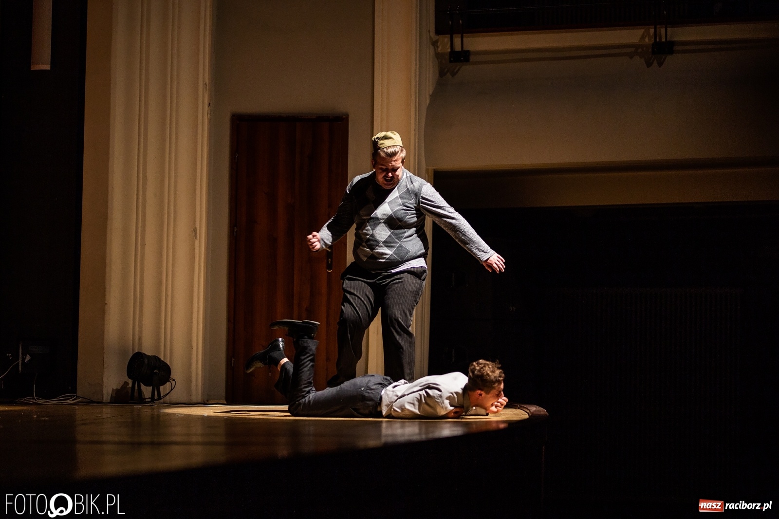 Zdjęcie w galerii na portalu naszraciborz.pl: Spektakl Jo był ukradziony na deskach sceny RCK [FOTO] wiadomości z regionu