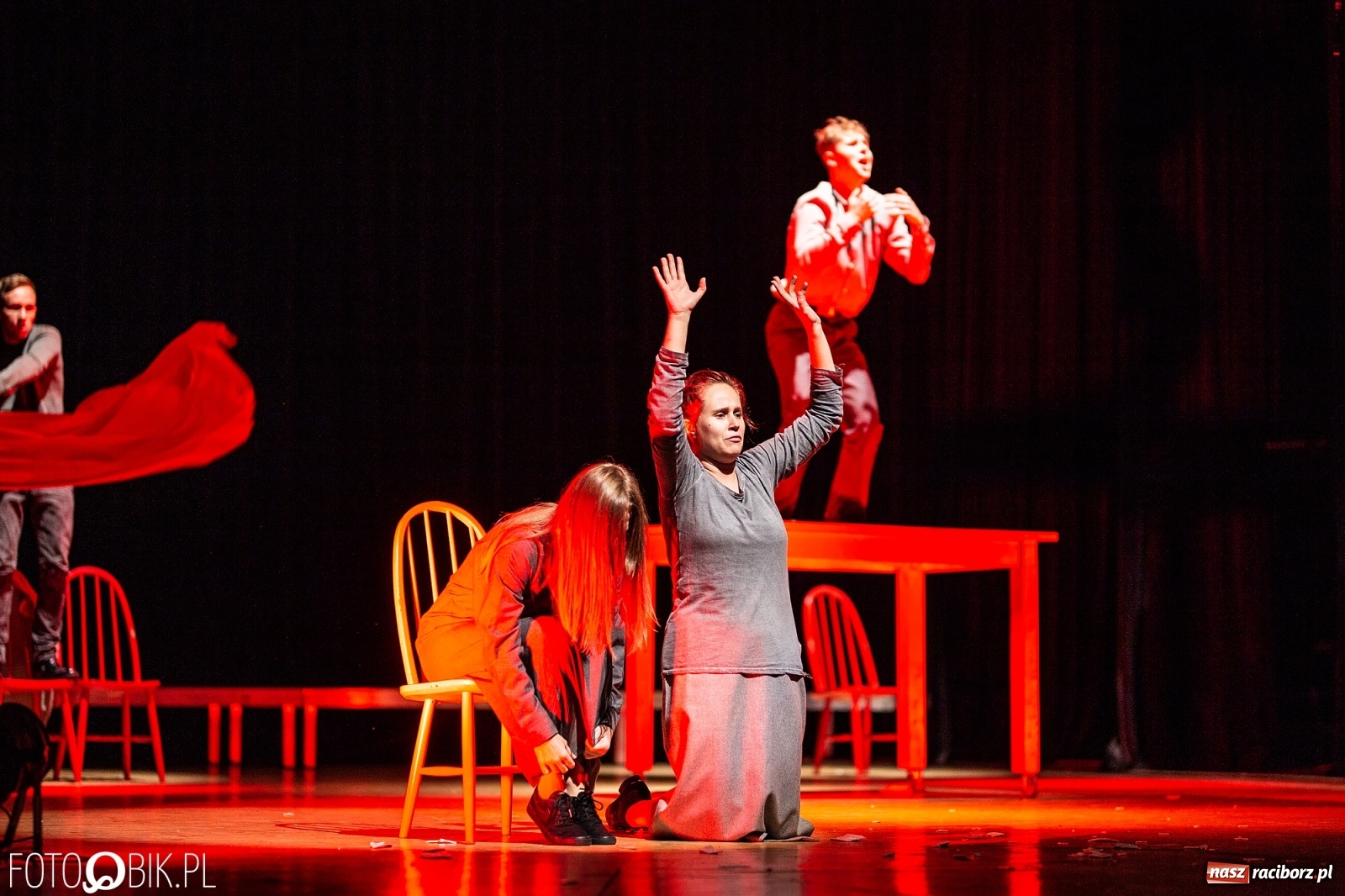 Zdjęcie w galerii na portalu naszraciborz.pl: Spektakl Jo był ukradziony na deskach sceny RCK [FOTO] wiadomości z regionu