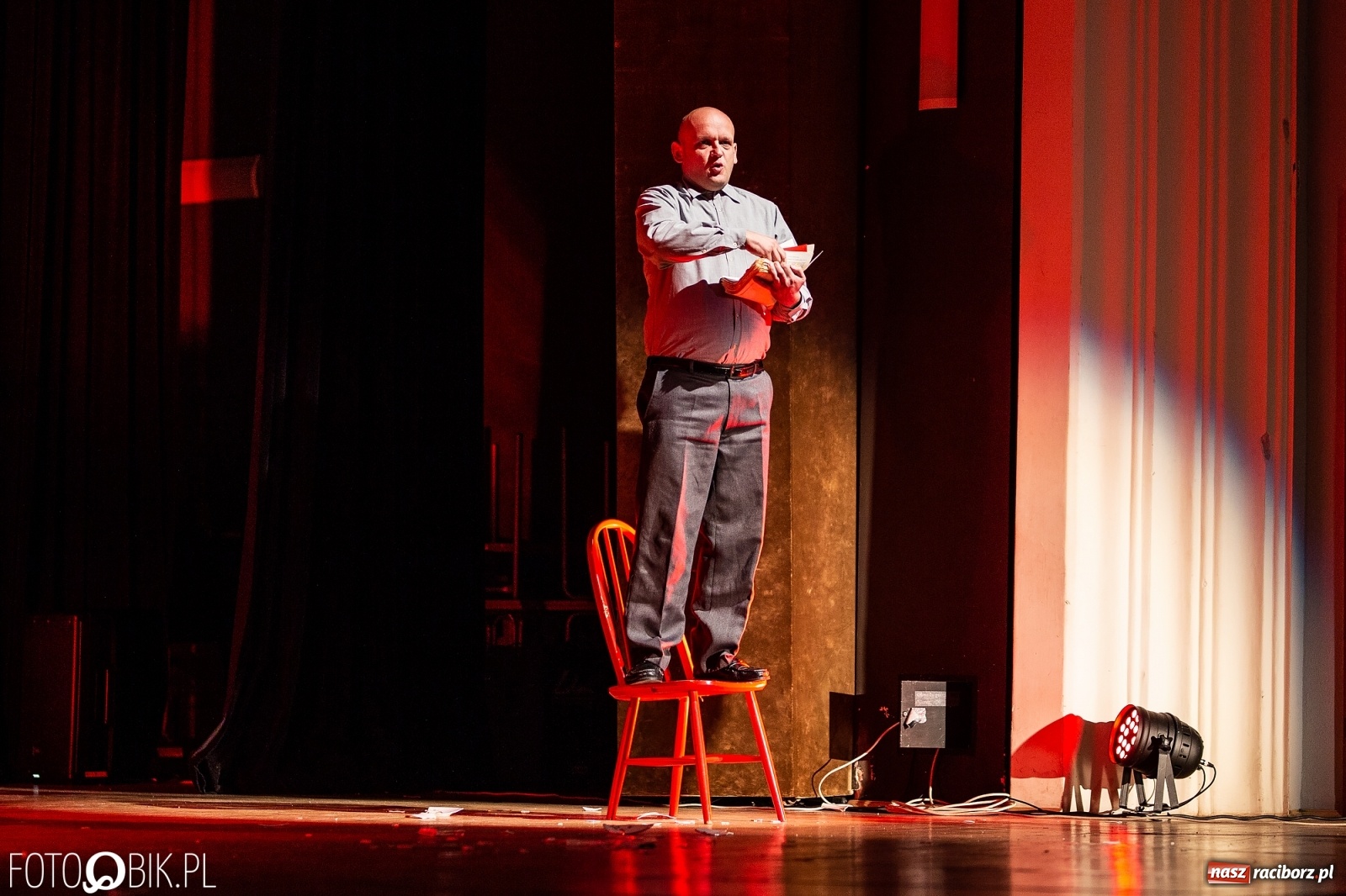 Zdjęcie w galerii na portalu naszraciborz.pl: Spektakl Jo był ukradziony na deskach sceny RCK [FOTO] wiadomości z regionu