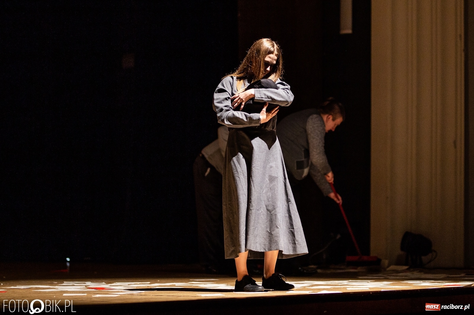 Zdjęcie w galerii na portalu naszraciborz.pl: Spektakl Jo był ukradziony na deskach sceny RCK [FOTO] wiadomości z regionu