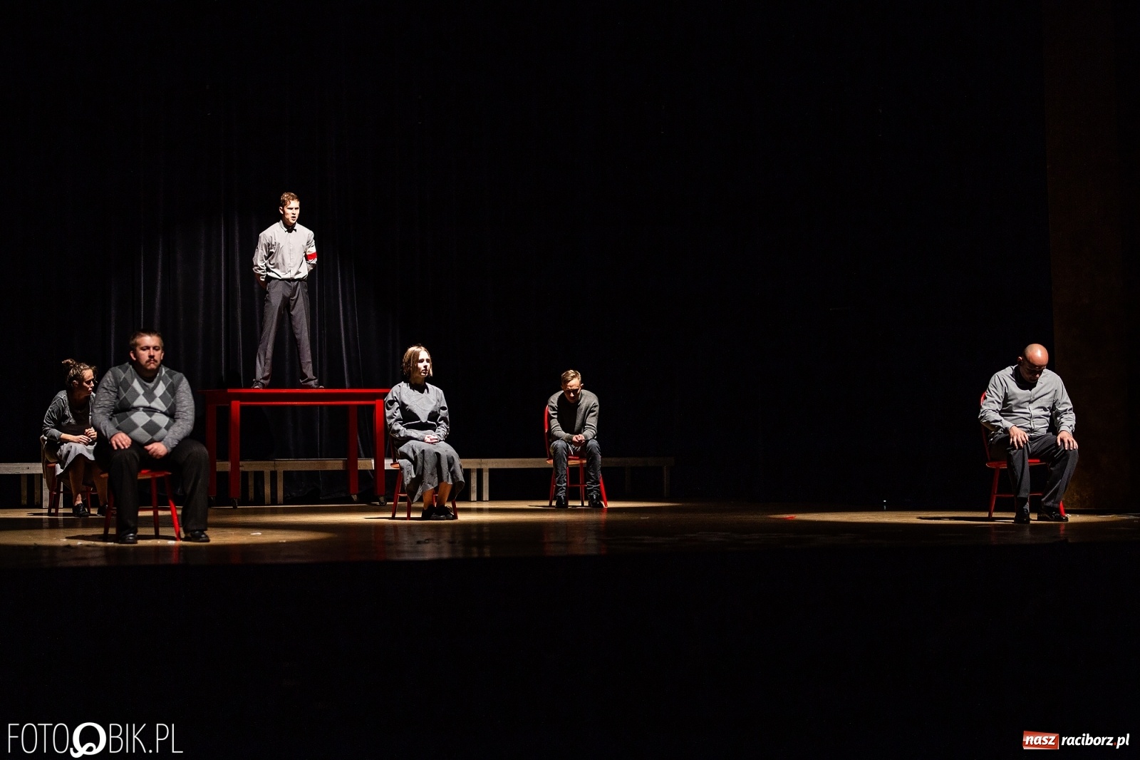Zdjęcie w galerii na portalu naszraciborz.pl: Spektakl Jo był ukradziony na deskach sceny RCK [FOTO] wiadomości z regionu