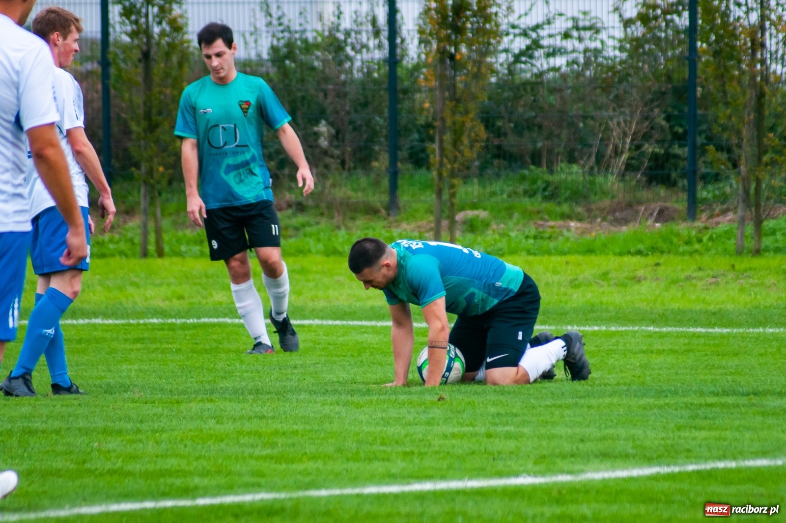 Zdjęcie w galerii na portalu naszraciborz.pl: Gdy idzie jak po grudzie, zaufajcie Dudzie. Remis Unii z Gorzycami [FOTO] wiadomości z regionu