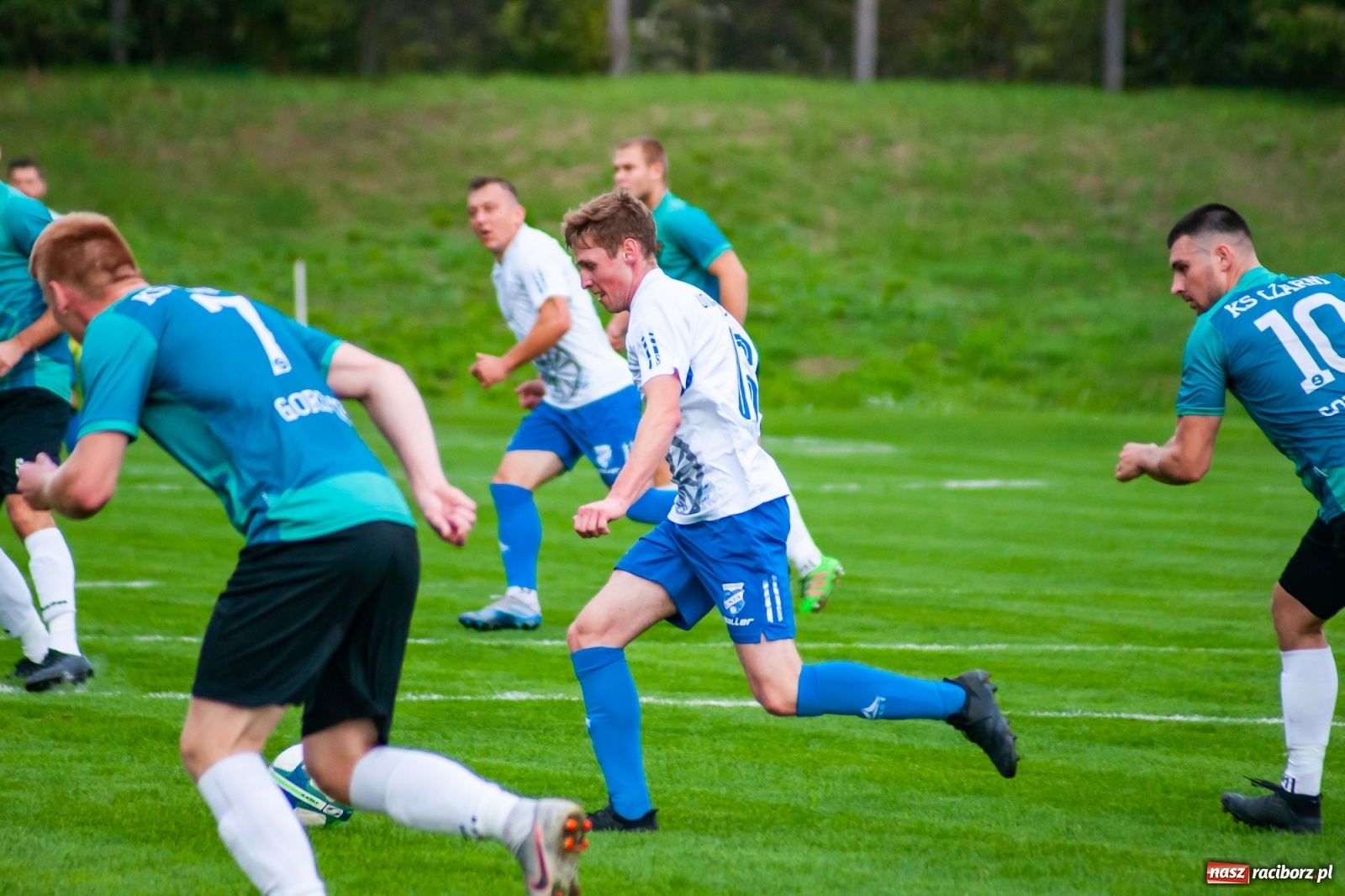 Zdjęcie w galerii na portalu naszraciborz.pl: Gdy idzie jak po grudzie, zaufajcie Dudzie. Remis Unii z Gorzycami [FOTO] wiadomości z regionu