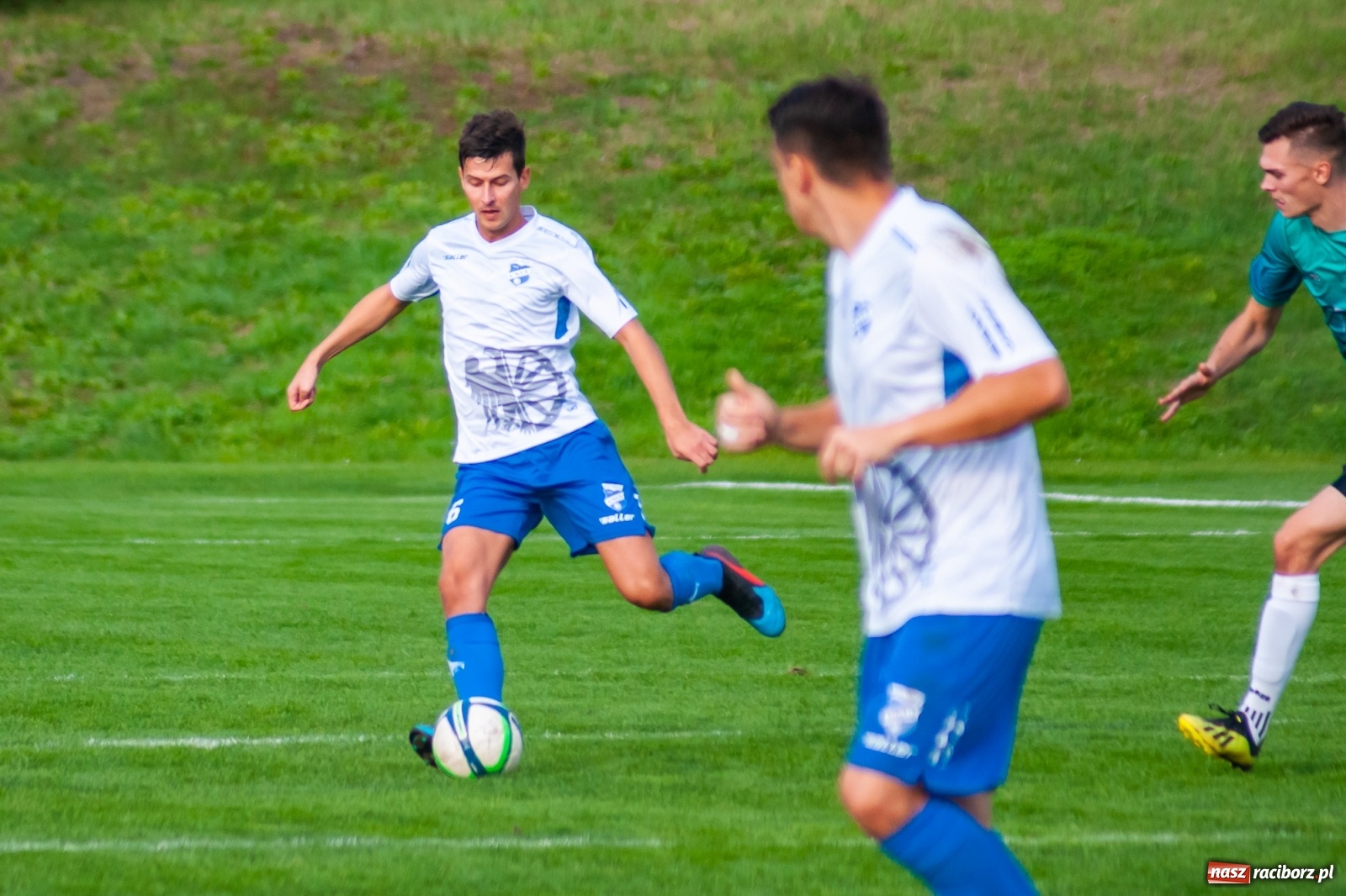 Zdjęcie w galerii na portalu naszraciborz.pl: Gdy idzie jak po grudzie, zaufajcie Dudzie. Remis Unii z Gorzycami [FOTO] wiadomości z regionu