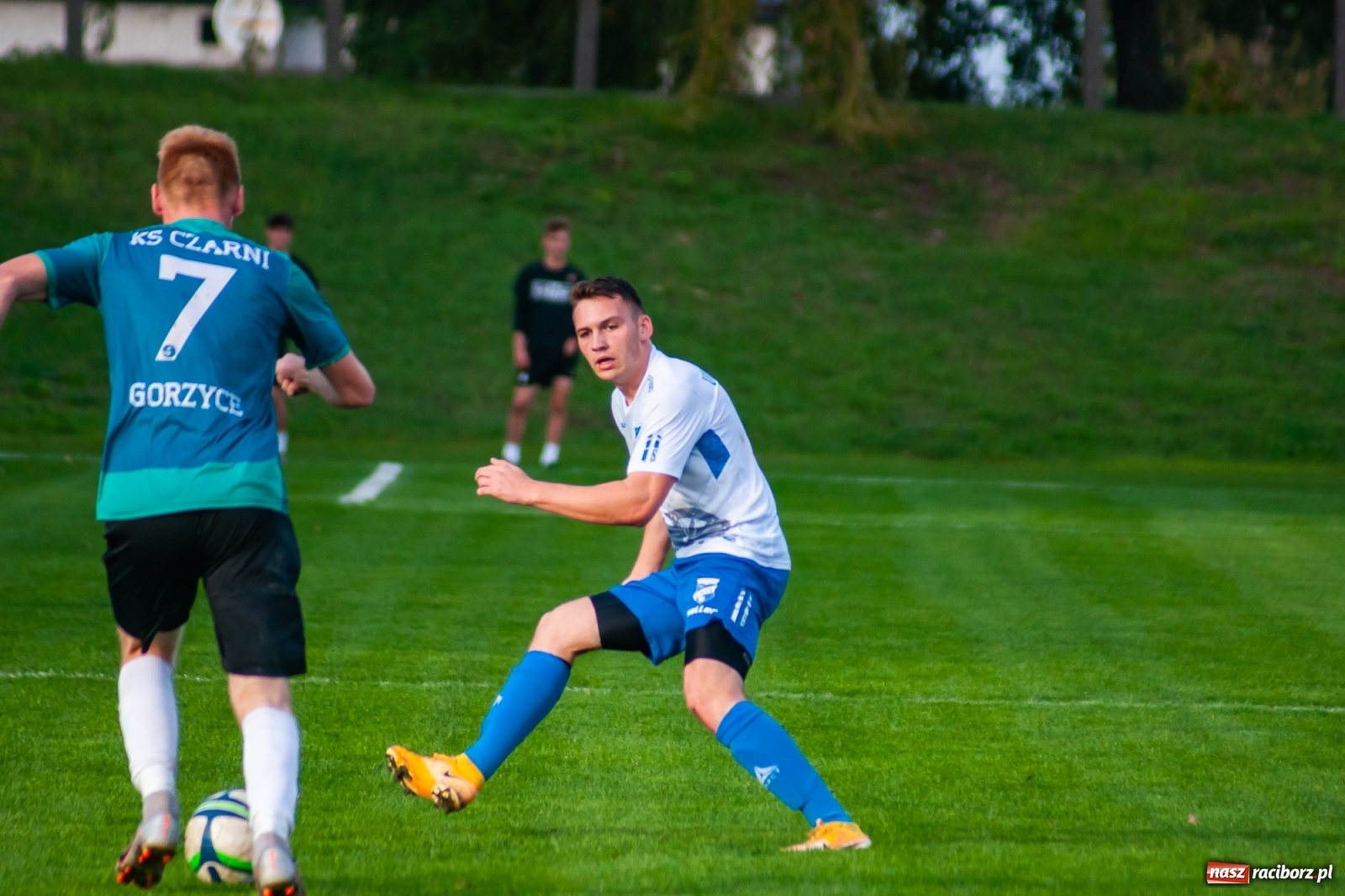 Zdjęcie w galerii na portalu naszraciborz.pl: Gdy idzie jak po grudzie, zaufajcie Dudzie. Remis Unii z Gorzycami [FOTO] wiadomości z regionu