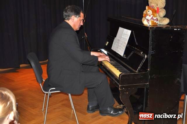 Zdjęcie w galerii na portalu naszraciborz.pl: Umuzykalniają najmłodszych wiadomości z regionu