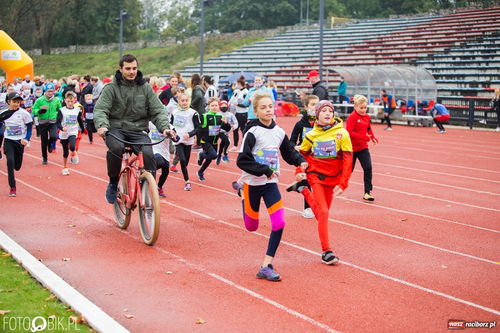 Zdjęcie w galerii na portalu naszraciborz.pl: Jesienny Bieg dla Bożeny [FOTORELACJA] wiadomości z regionu