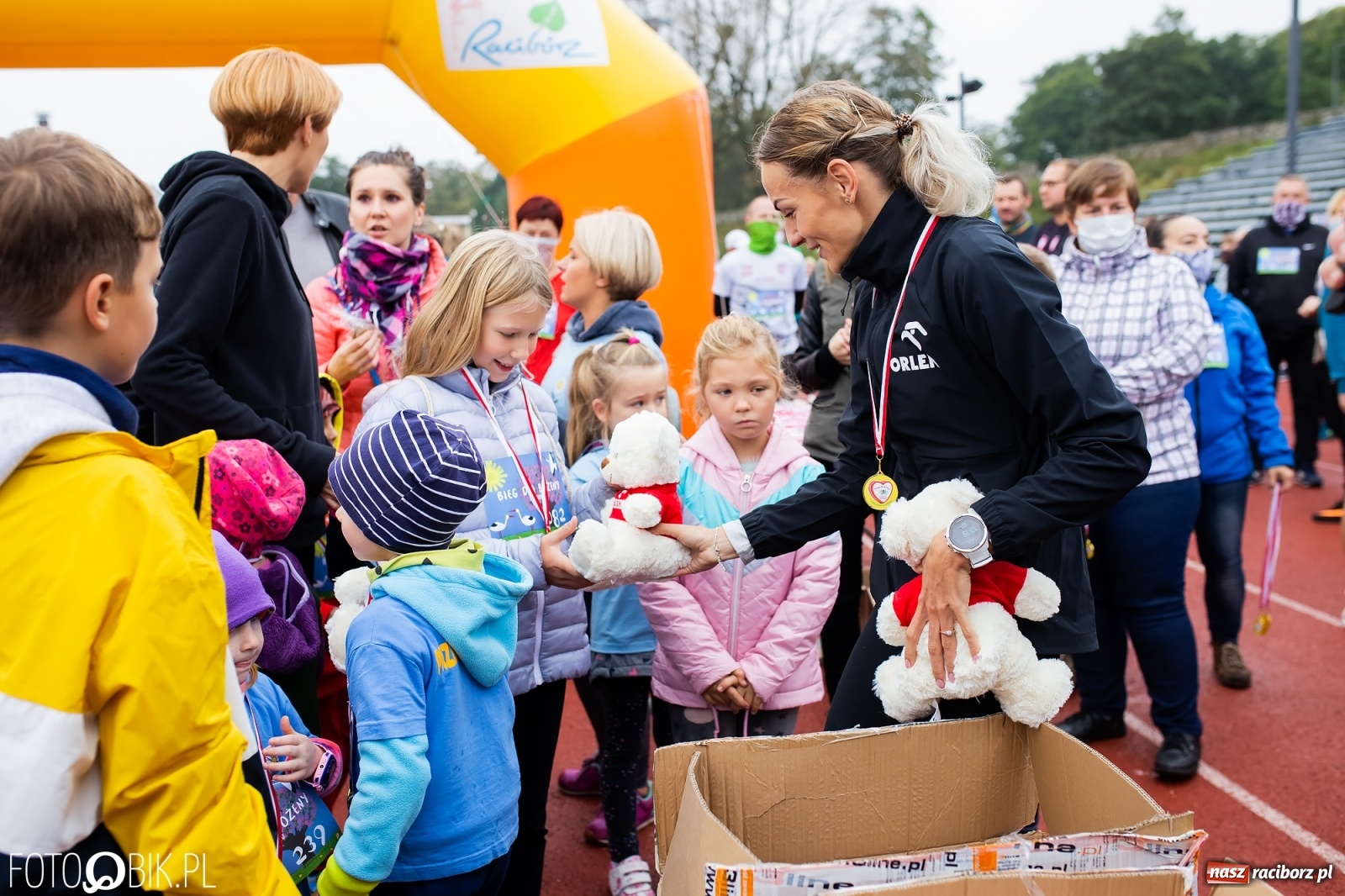 Zdjęcie w galerii na portalu naszraciborz.pl: Jesienny Bieg dla Bożeny [FOTORELACJA] wiadomości z regionu