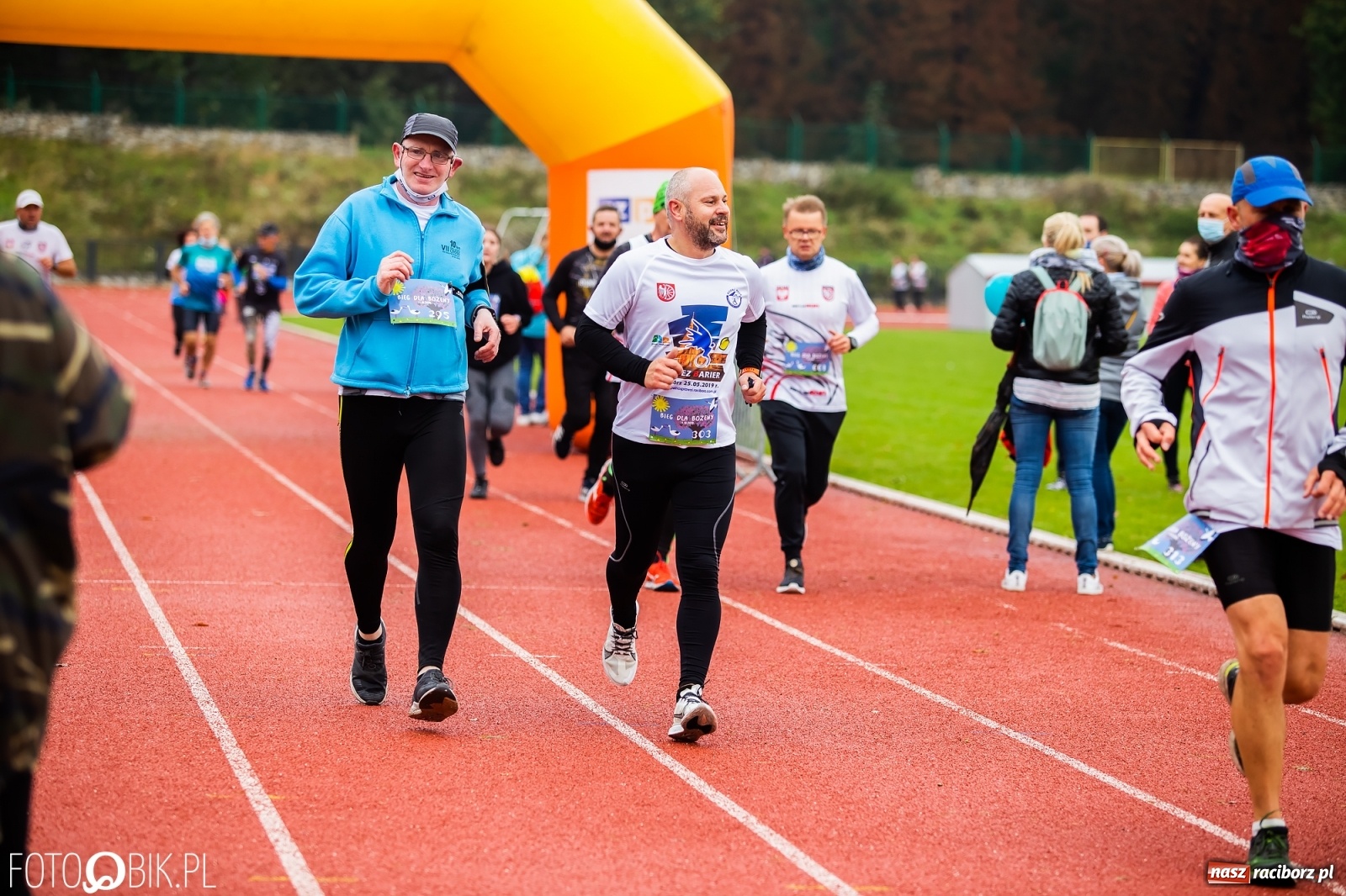 Zdjęcie w galerii na portalu naszraciborz.pl: Jesienny Bieg dla Bożeny [FOTORELACJA] wiadomości z regionu