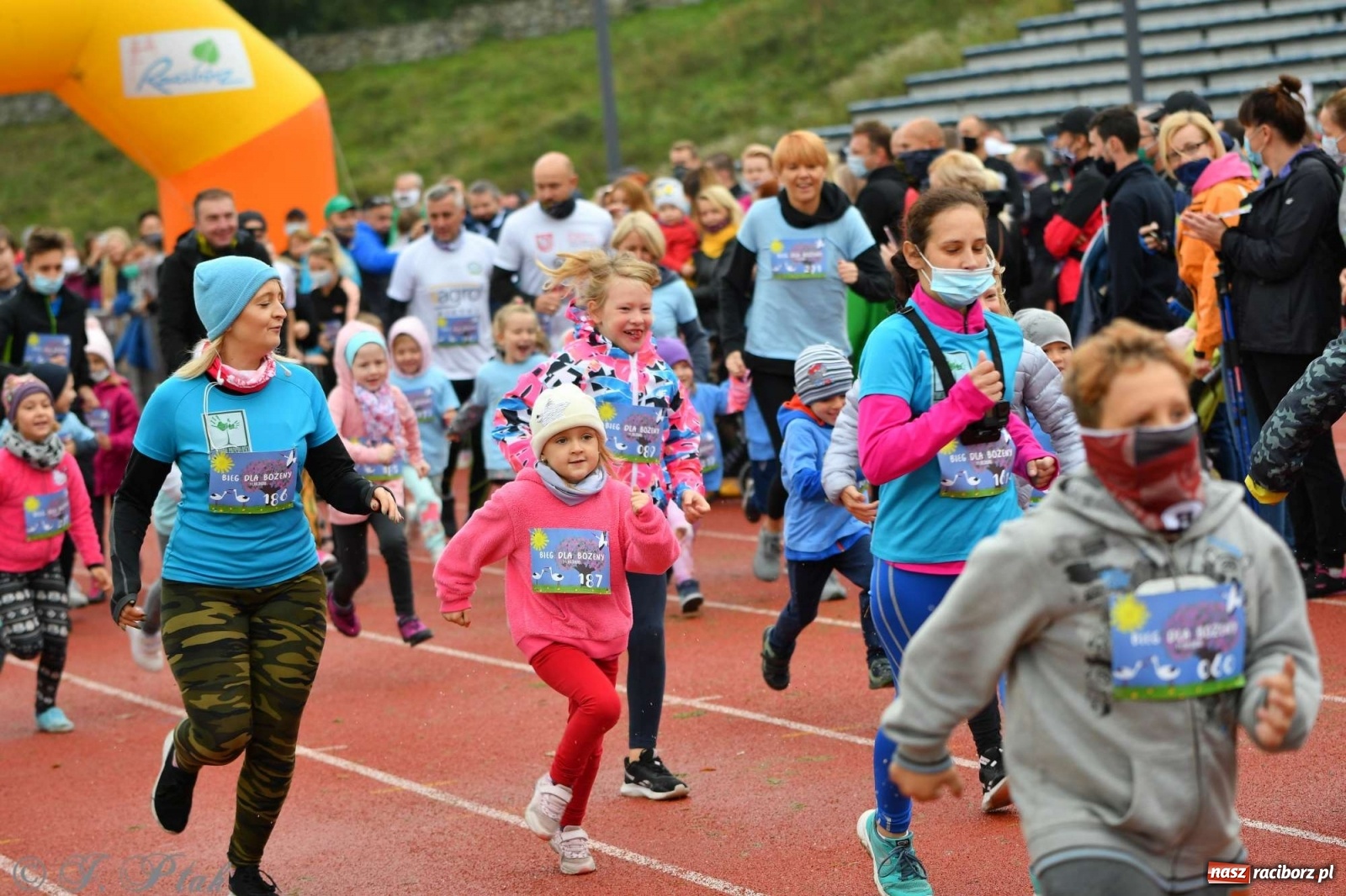 Zdjęcie w galerii na portalu naszraciborz.pl: Jesienny Bieg dla Bożeny [FOTORELACJA] wiadomości z regionu