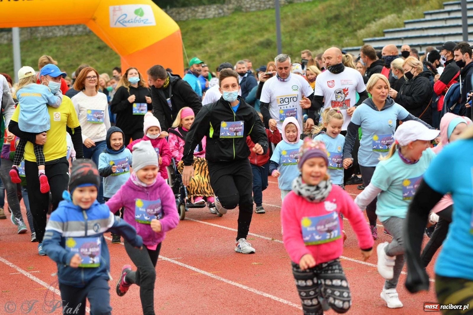 Zdjęcie w galerii na portalu naszraciborz.pl: Jesienny Bieg dla Bożeny [FOTORELACJA] wiadomości z regionu