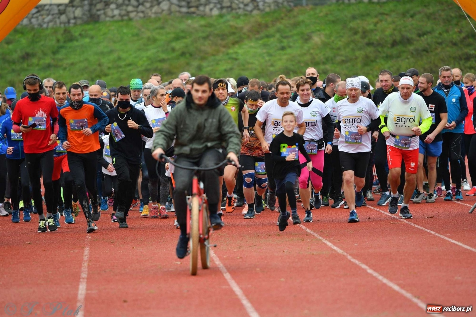 Zdjęcie w galerii na portalu naszraciborz.pl: Jesienny Bieg dla Bożeny [FOTORELACJA] wiadomości z regionu