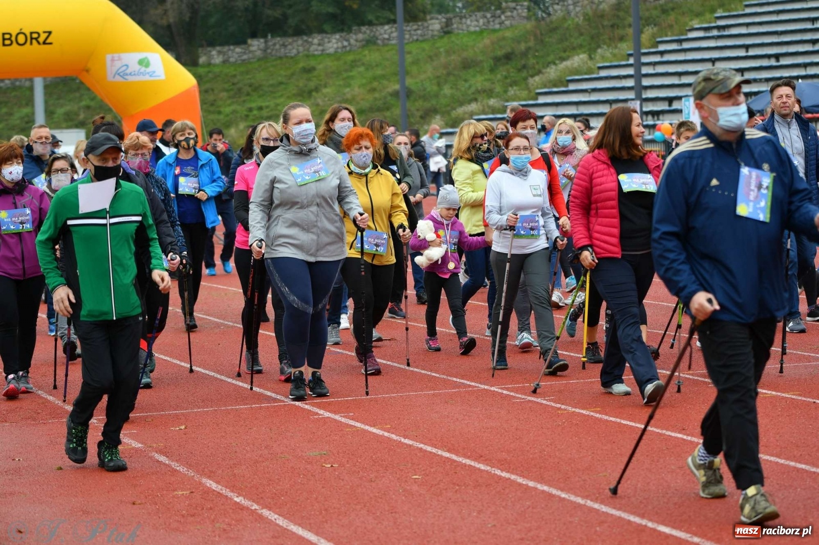 Zdjęcie w galerii na portalu naszraciborz.pl: Jesienny Bieg dla Bożeny [FOTORELACJA] wiadomości z regionu