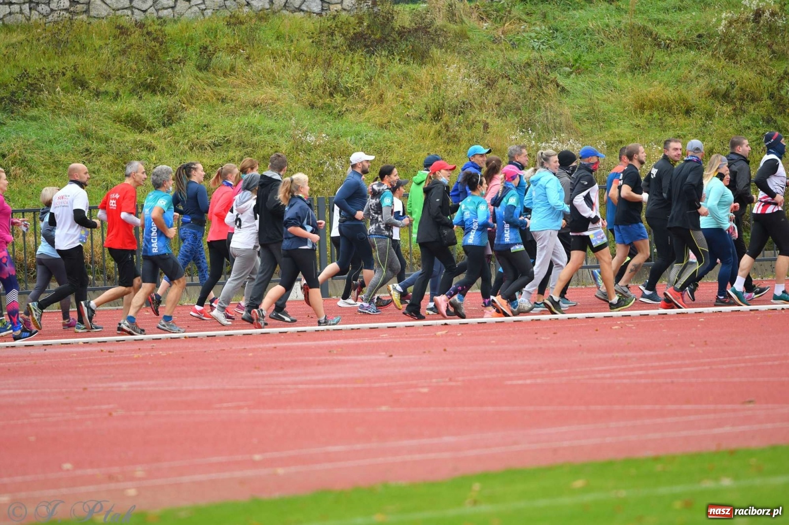Zdjęcie w galerii na portalu naszraciborz.pl: Jesienny Bieg dla Bożeny [FOTORELACJA] wiadomości z regionu