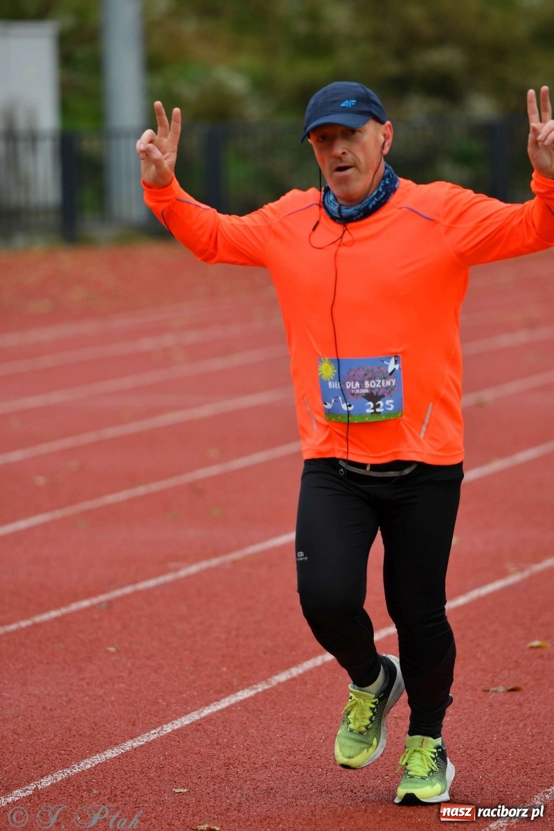 Zdjęcie w galerii na portalu naszraciborz.pl: Jesienny Bieg dla Bożeny [FOTORELACJA] wiadomości z regionu