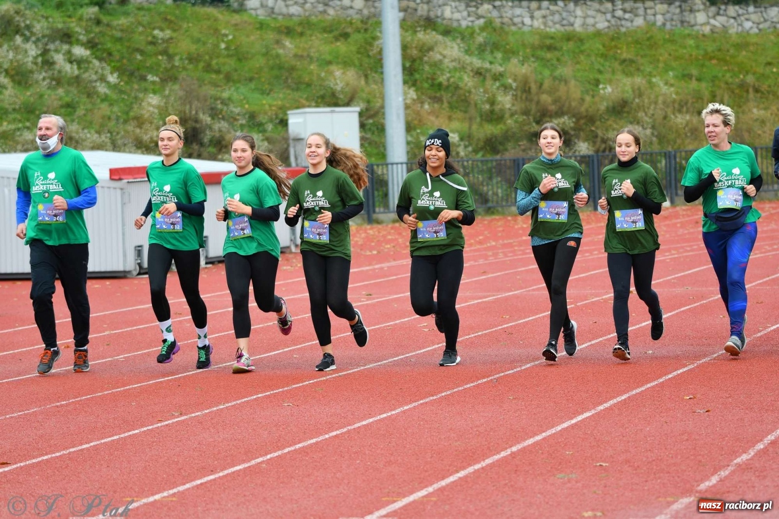 Zdjęcie w galerii na portalu naszraciborz.pl: Jesienny Bieg dla Bożeny [FOTORELACJA] wiadomości z regionu