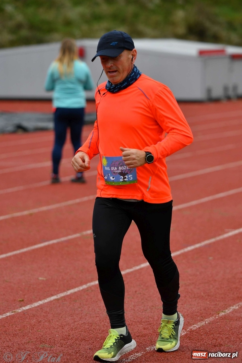 Zdjęcie w galerii na portalu naszraciborz.pl: Jesienny Bieg dla Bożeny [FOTORELACJA] wiadomości z regionu