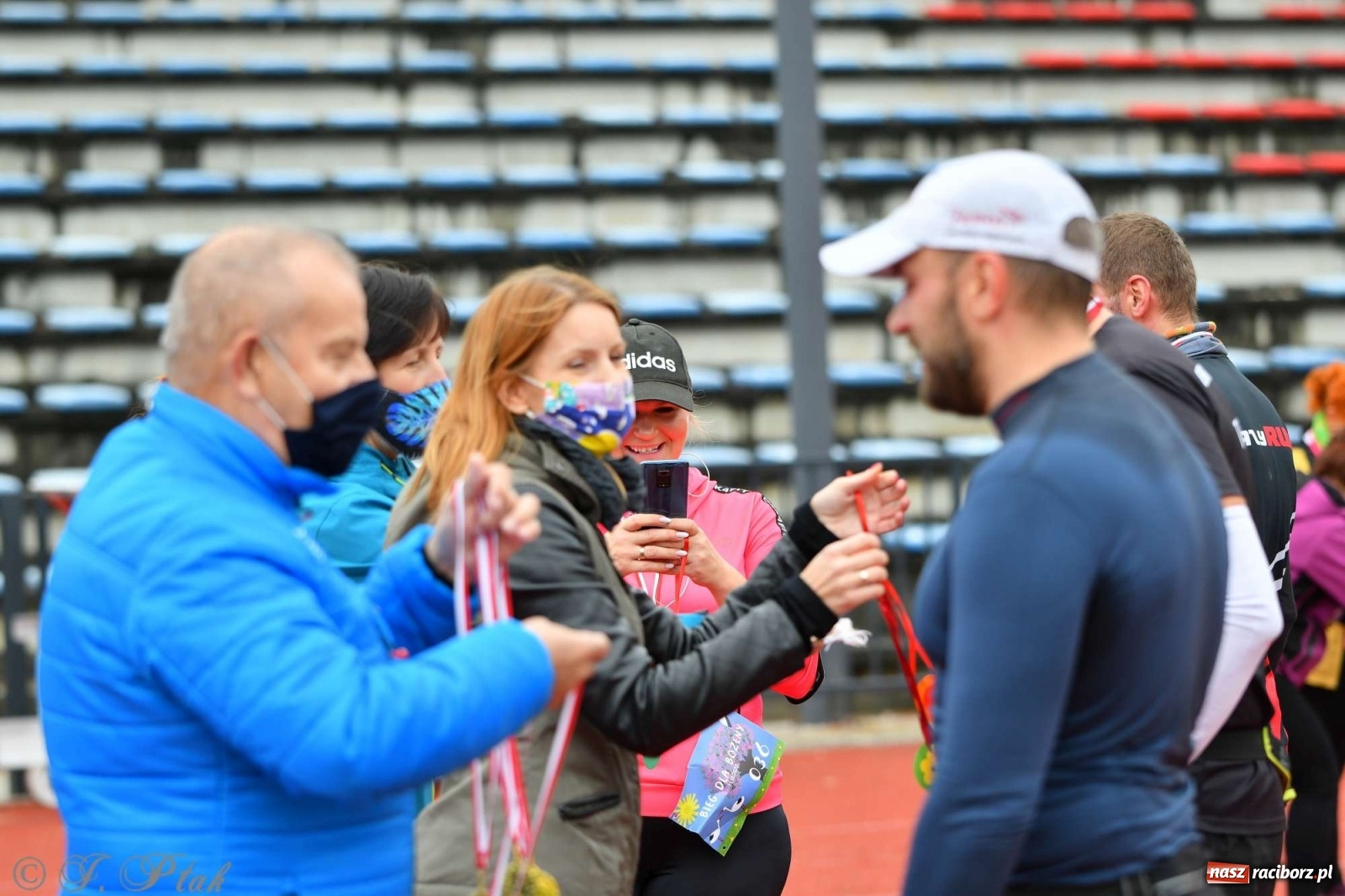 Zdjęcie w galerii na portalu naszraciborz.pl: Jesienny Bieg dla Bożeny [FOTORELACJA] wiadomości z regionu