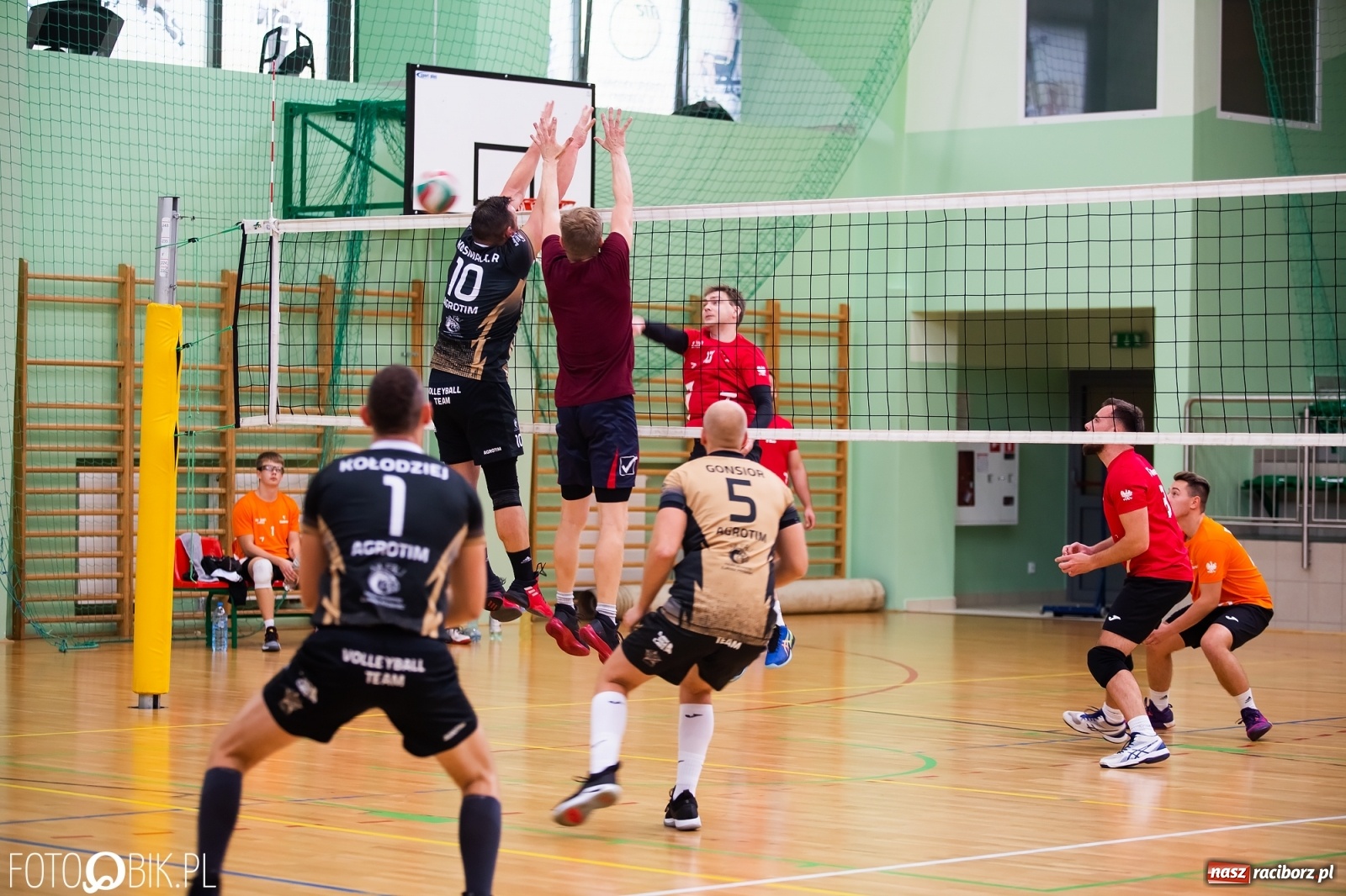 Zdjęcie w galerii na portalu naszraciborz.pl: RLPS. Niedzielne zwycięstwa faworytów [FOTO] wiadomości z regionu