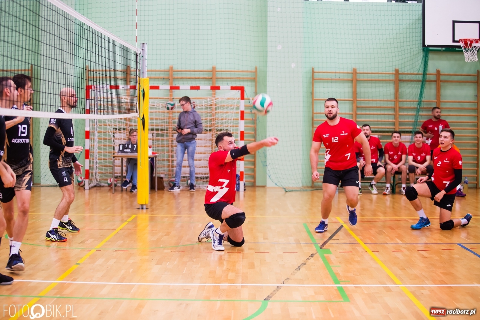 Zdjęcie w galerii na portalu naszraciborz.pl: RLPS. Niedzielne zwycięstwa faworytów [FOTO] wiadomości z regionu